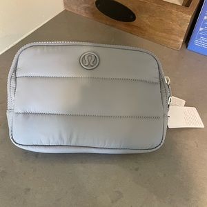 NWT. Lululemon Everywhere Belt Bag, Large Wonder Puff. Grey.